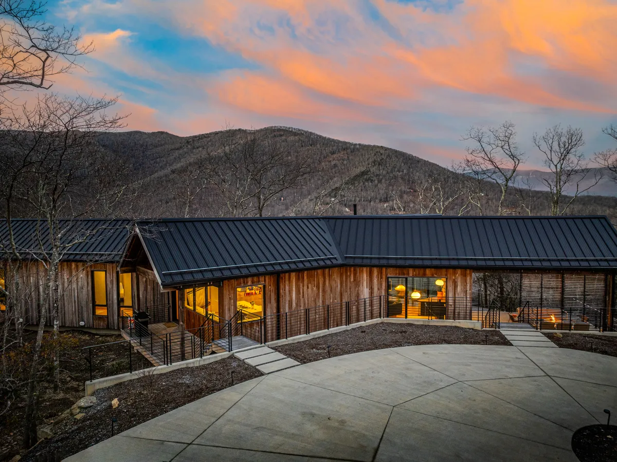 Wander Black Mountain