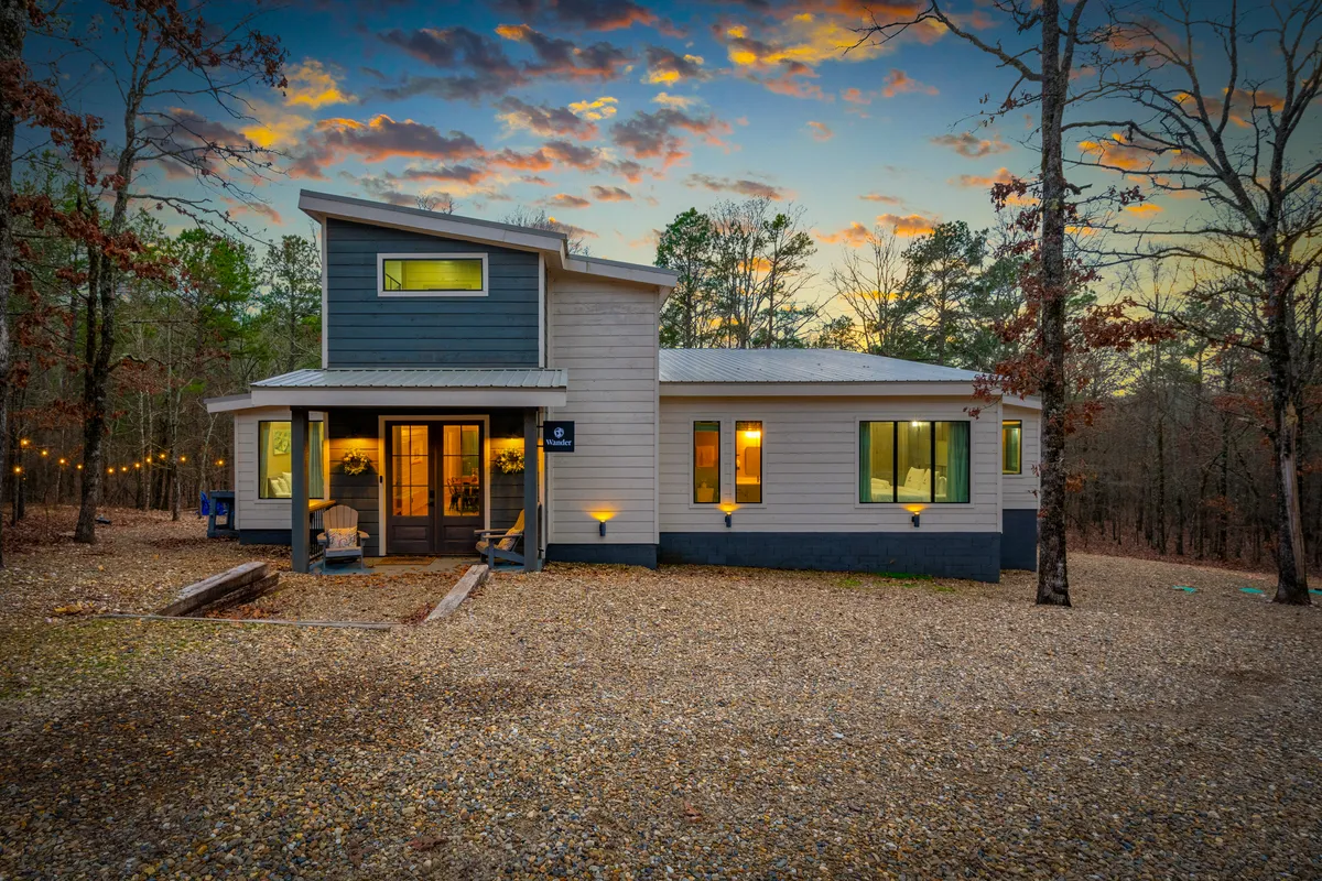 Wander Broken Bow Creek