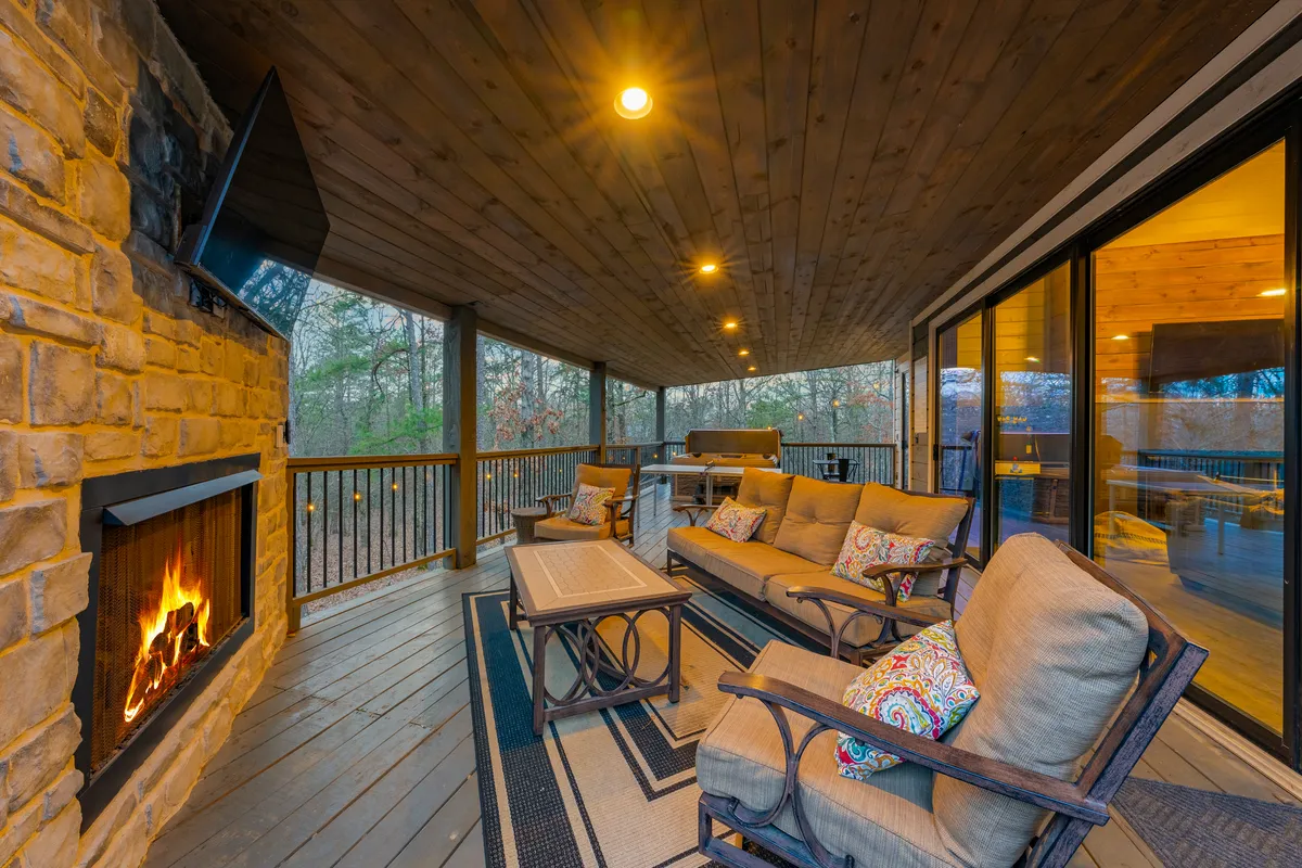 Wander Broken Bow Creek