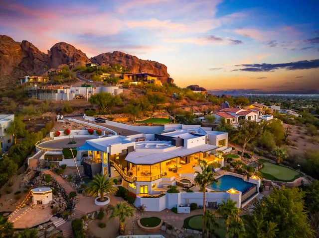 Wander Camelback Canyon