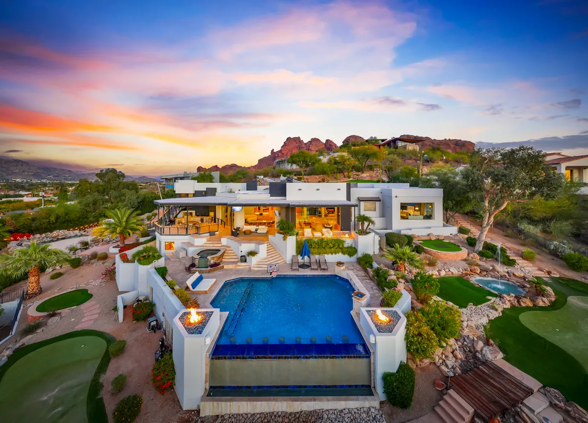 Wander Camelback Canyon