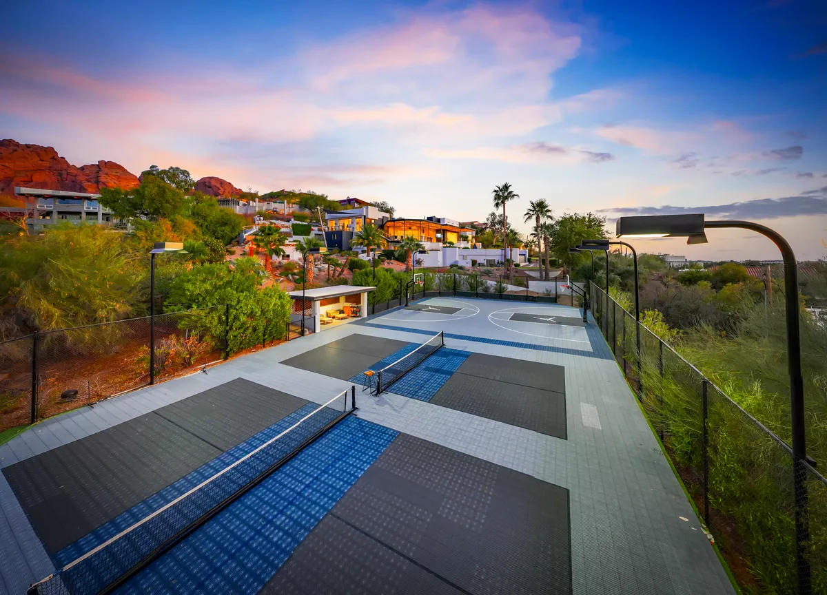 Wander Camelback Canyon