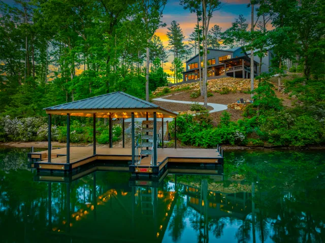 Wander Lake Keowee