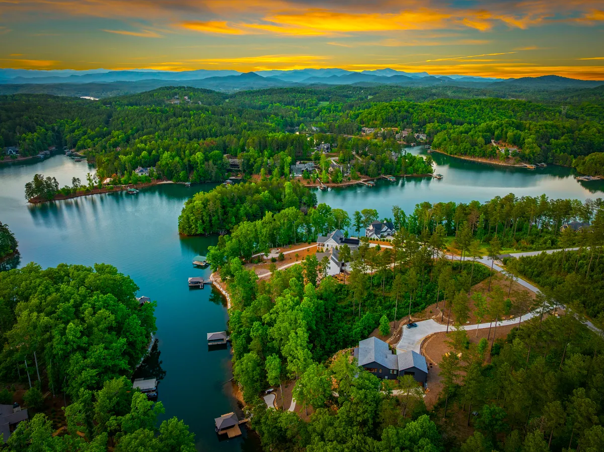 Wander Lake Keowee