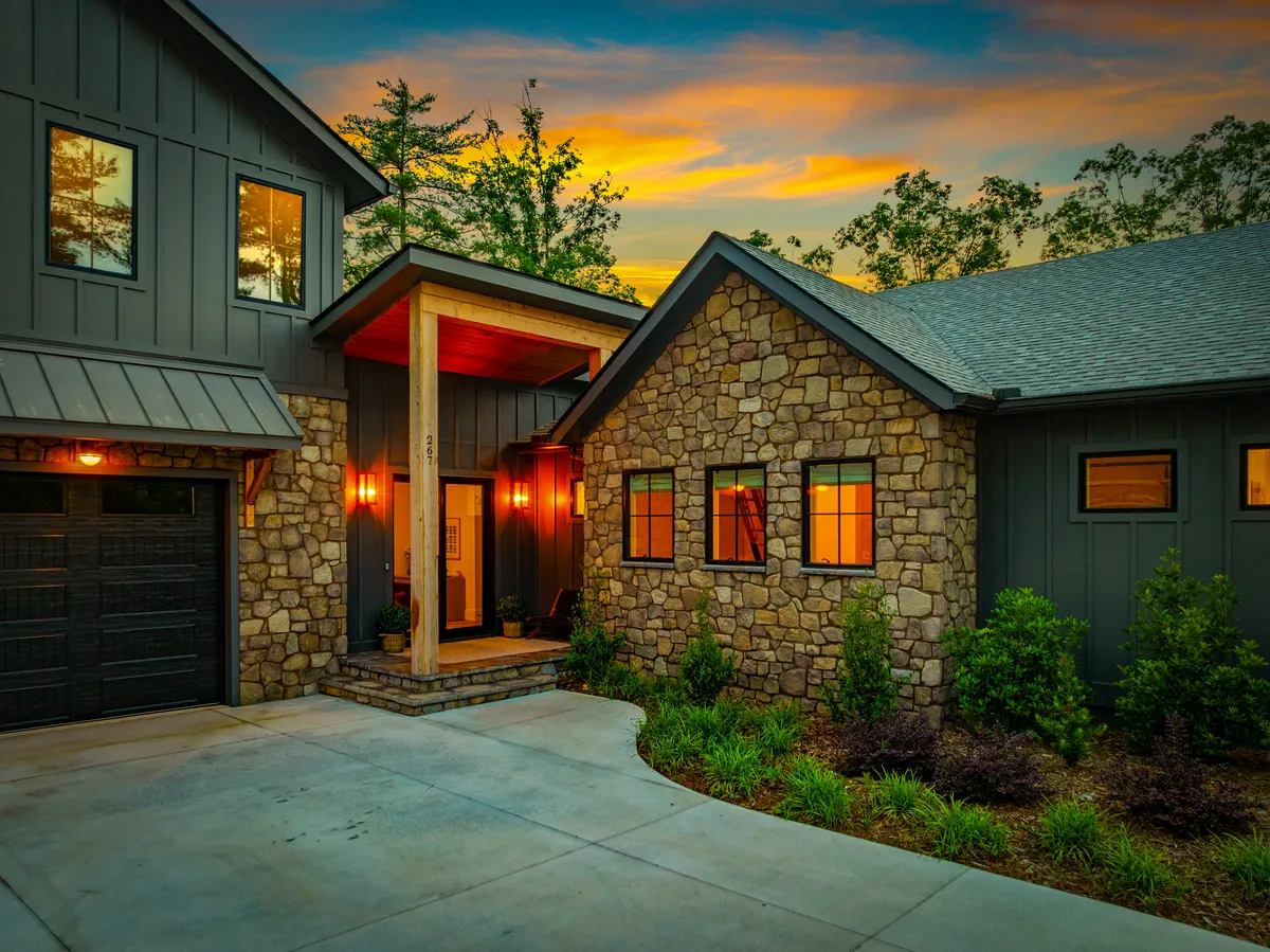 Lake Keowee House - A Luxury Lakeside Retreat property photo 4