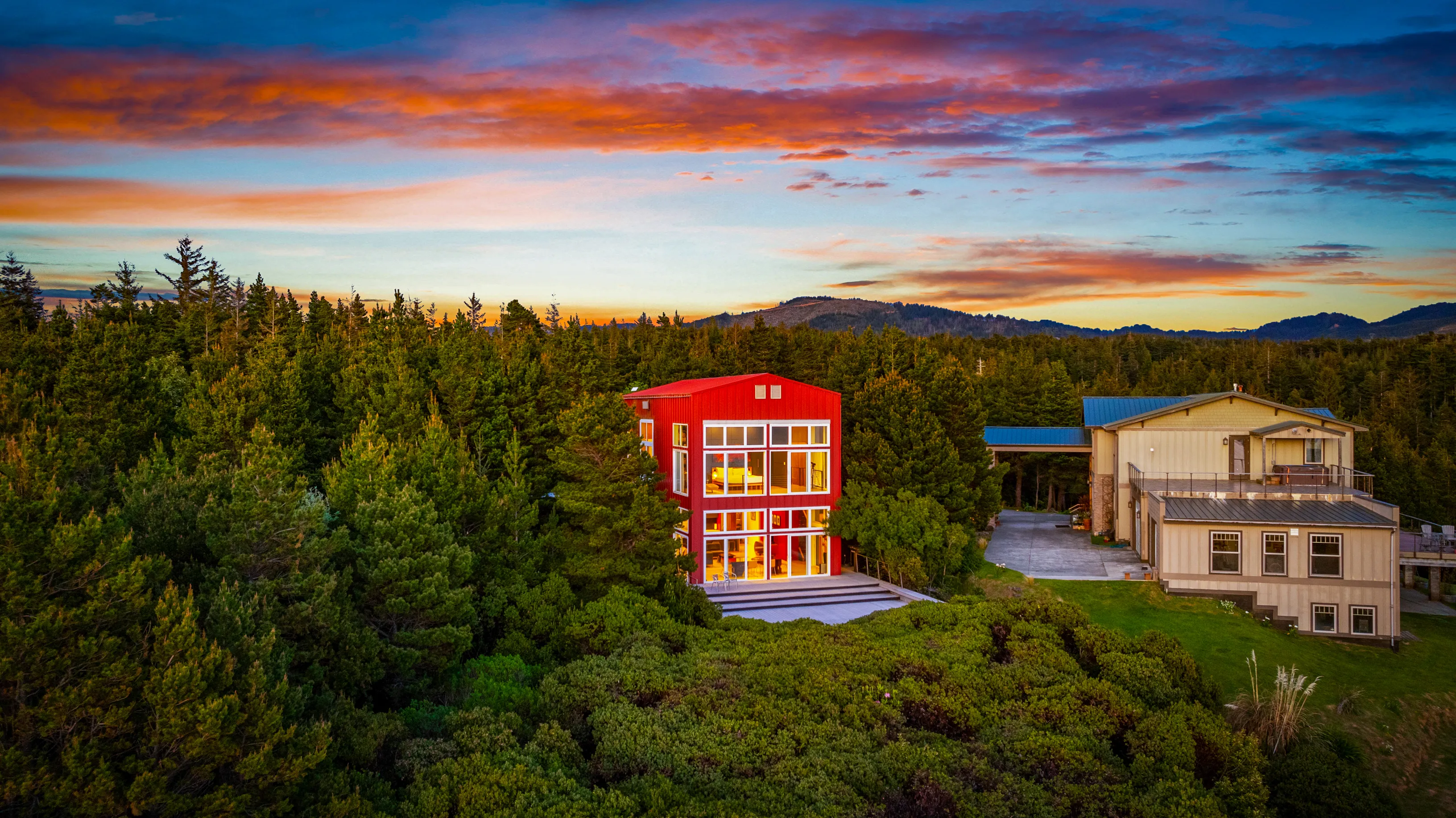 China Mountain House, Ocean Views & Modern Design – 2 Bedroom