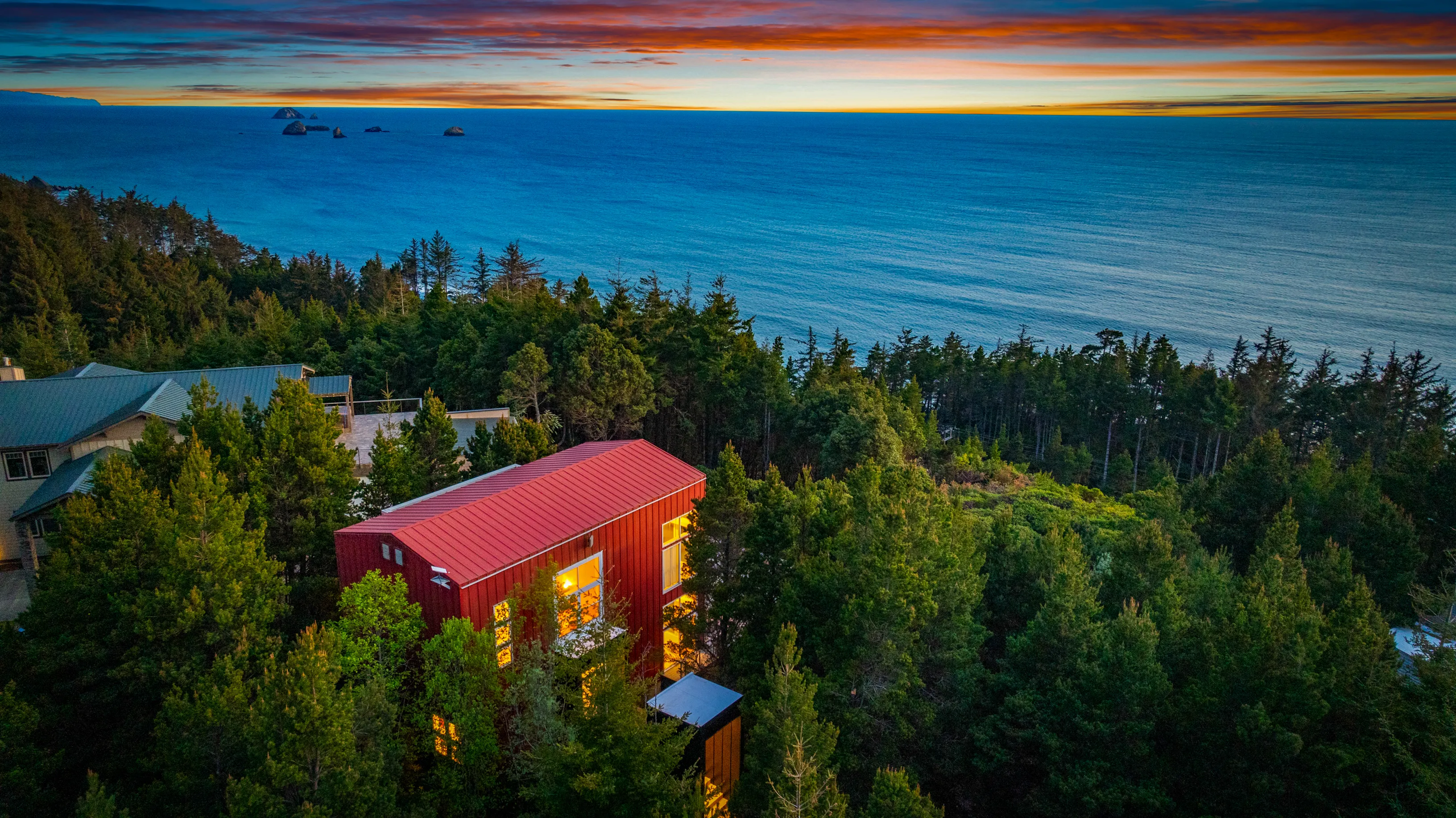 China Mountain House, Ocean Views & Modern Design – 2 Bedroom