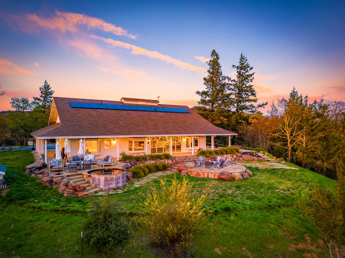 Home in Healdsburg property photo 3