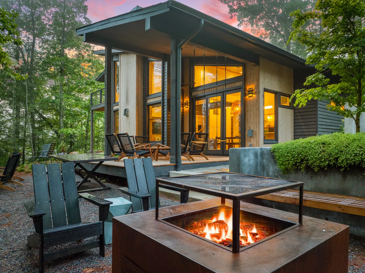 Wander Ellijay Falls