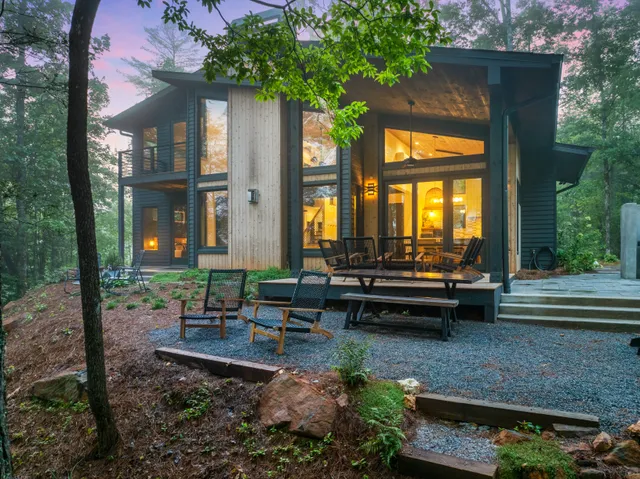 Wander Ellijay Falls