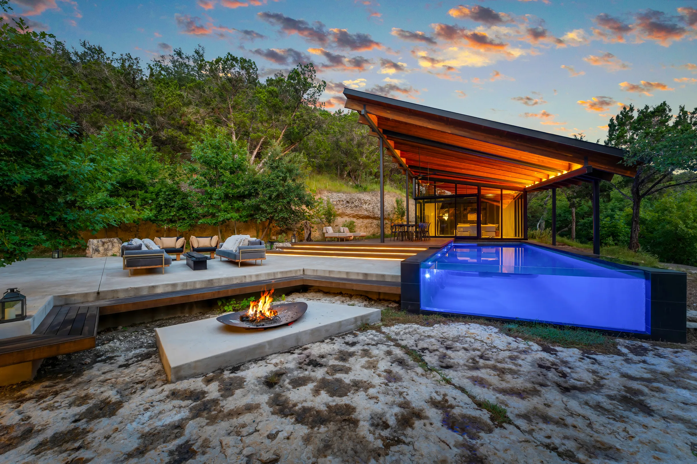 Wander Austin Falling Leaves #31