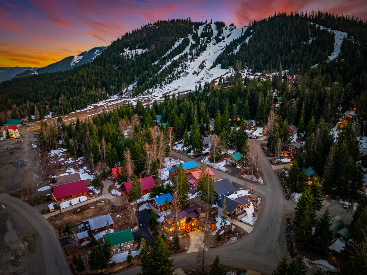 Wander Snoqualmie Pass