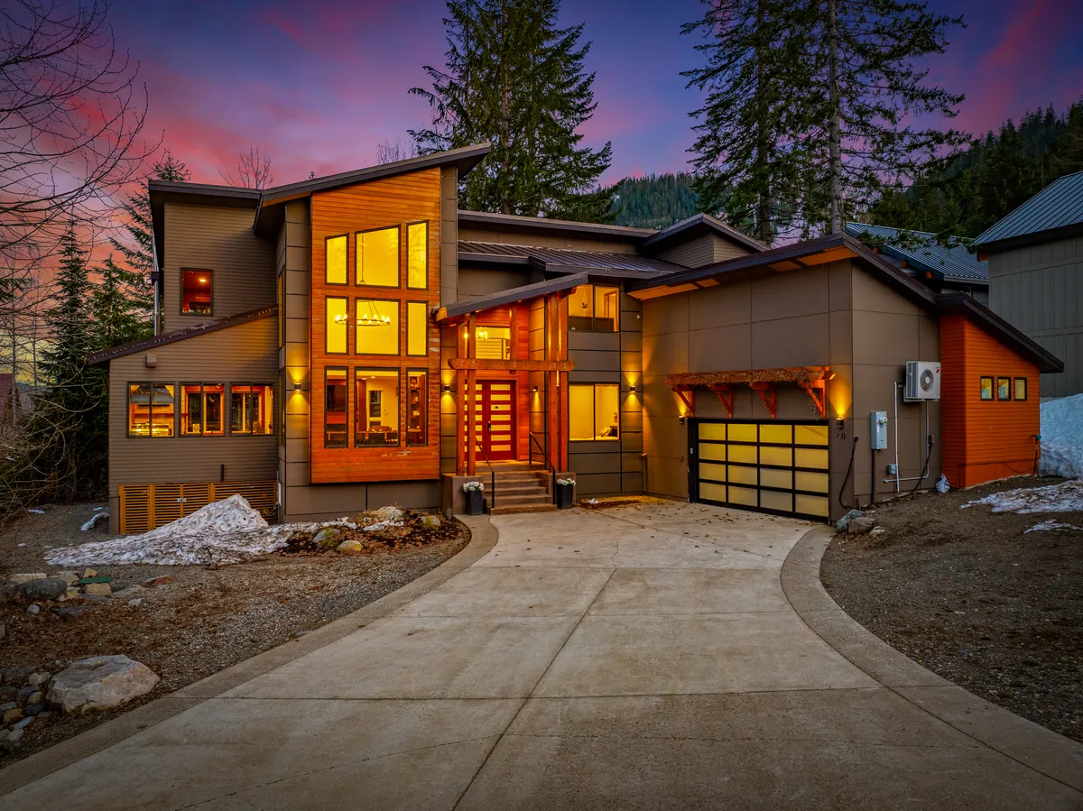 Wander Snoqualmie Pass