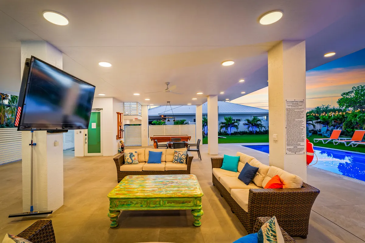 Wander Sombrero Beach