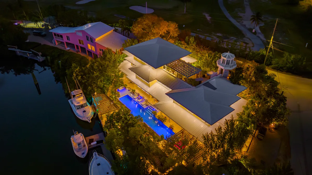 Wander Sombrero Oasis