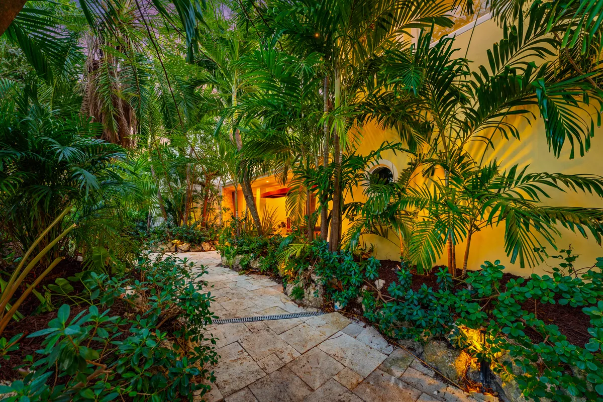 Wander Sombrero Oasis