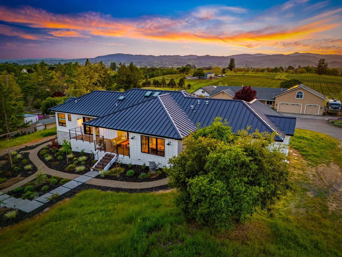 Home in Healdsburg property photo 4
