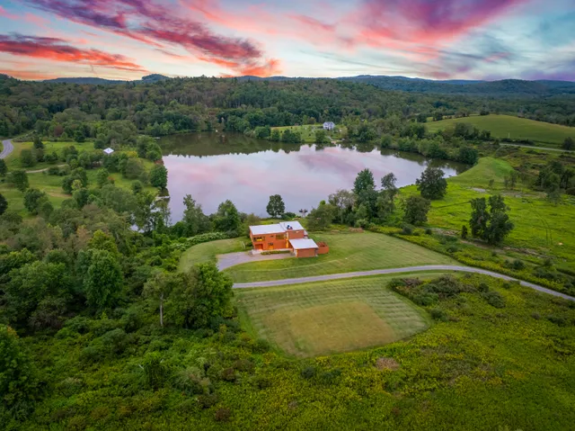 Wander Hillsdale Lakeside