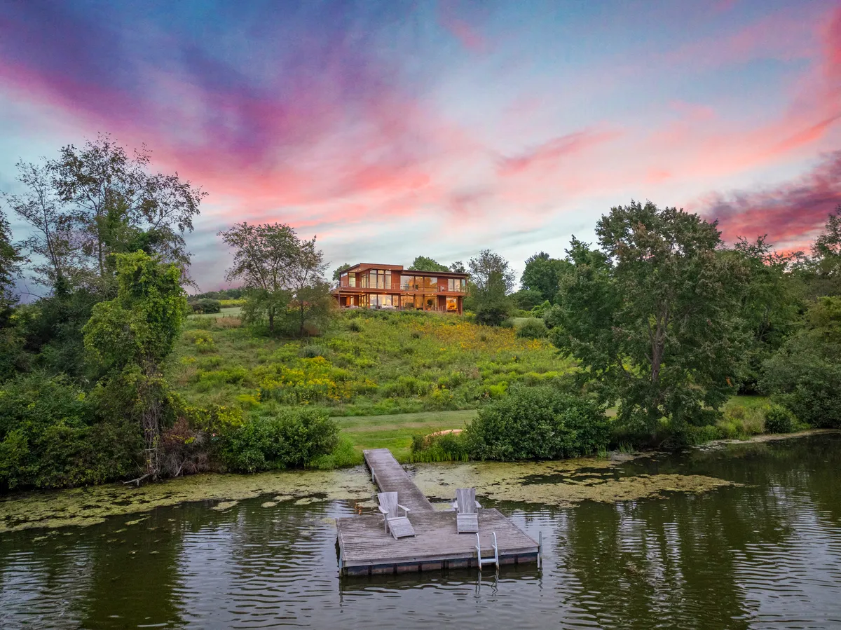 Wander Hillsdale Lakeside