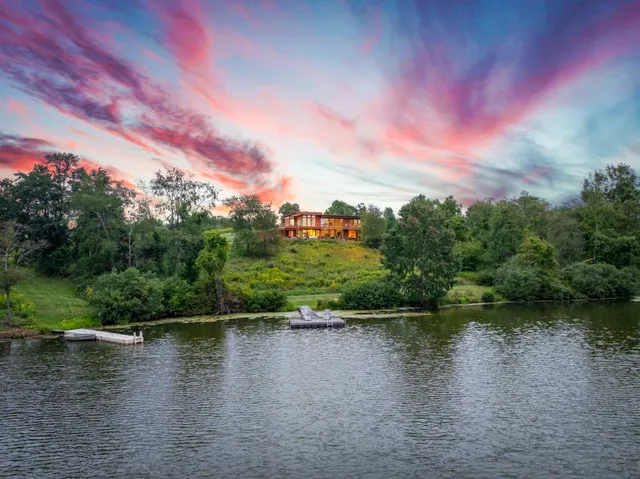 Wander Hillsdale Lakeside