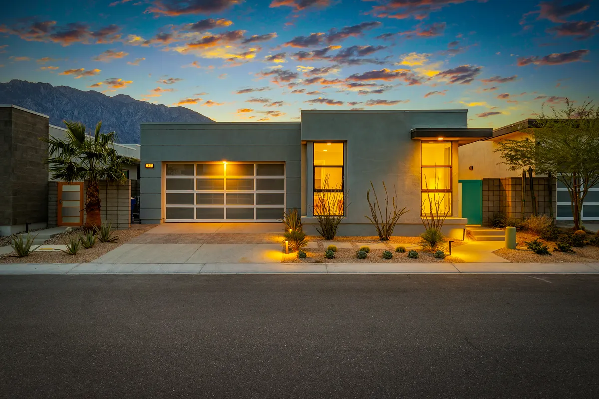 Wander Palm Springs Oasis