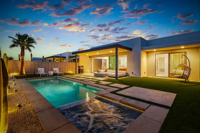Wander Palm Springs Oasis