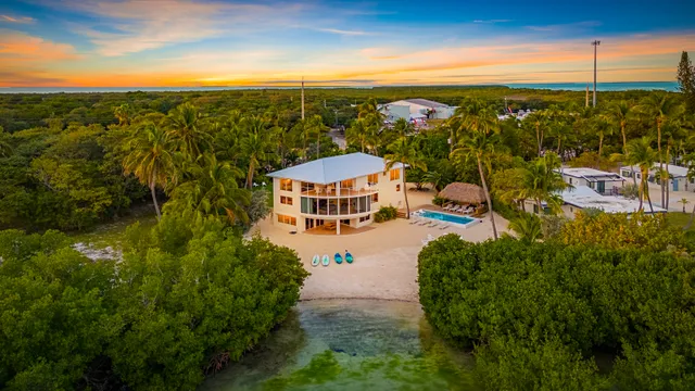 Wander Islamorada Beach