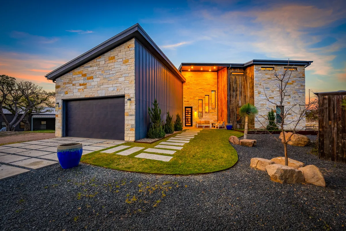 Wander Lake Buchanan