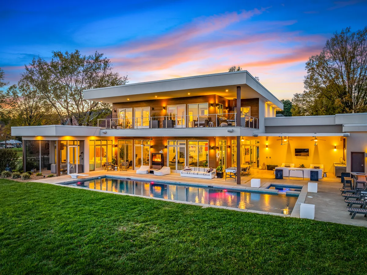 Wander Lake Norman Shores