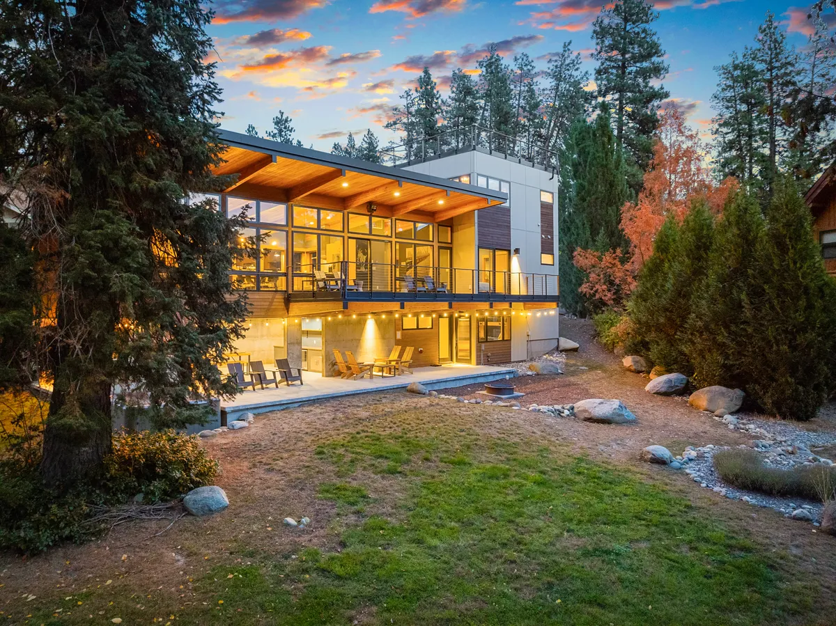 Wander Leavenworth River