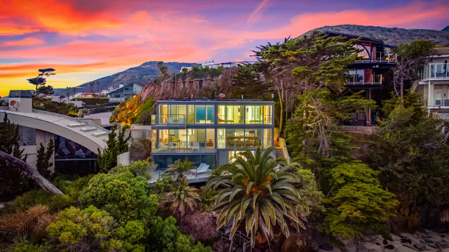 Wander Malibu Broad Beach