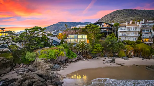 Wander Malibu Broad Beach