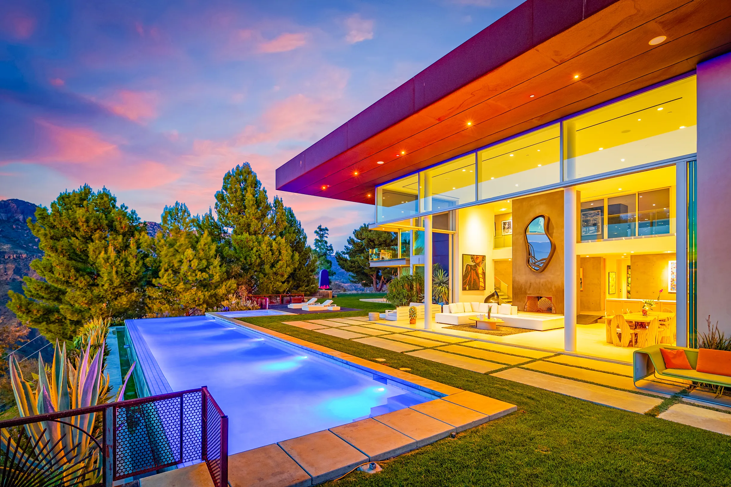 Wander Malibu Art Haven #114