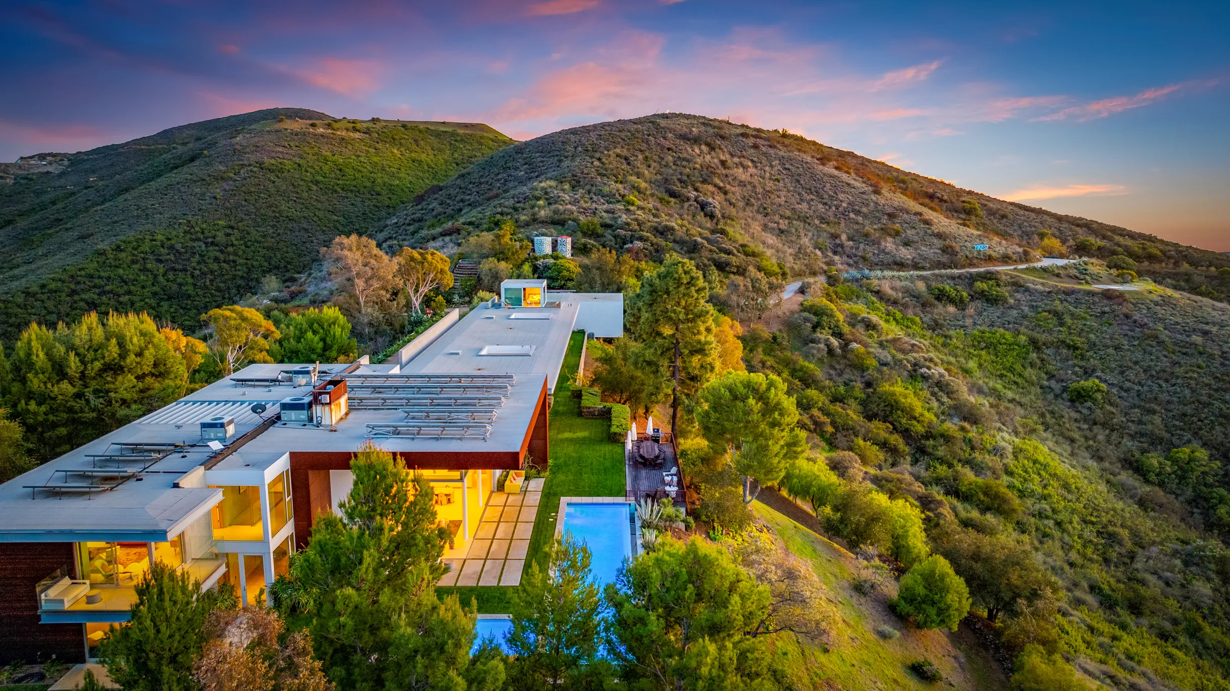 Wander Malibu Art Haven #118