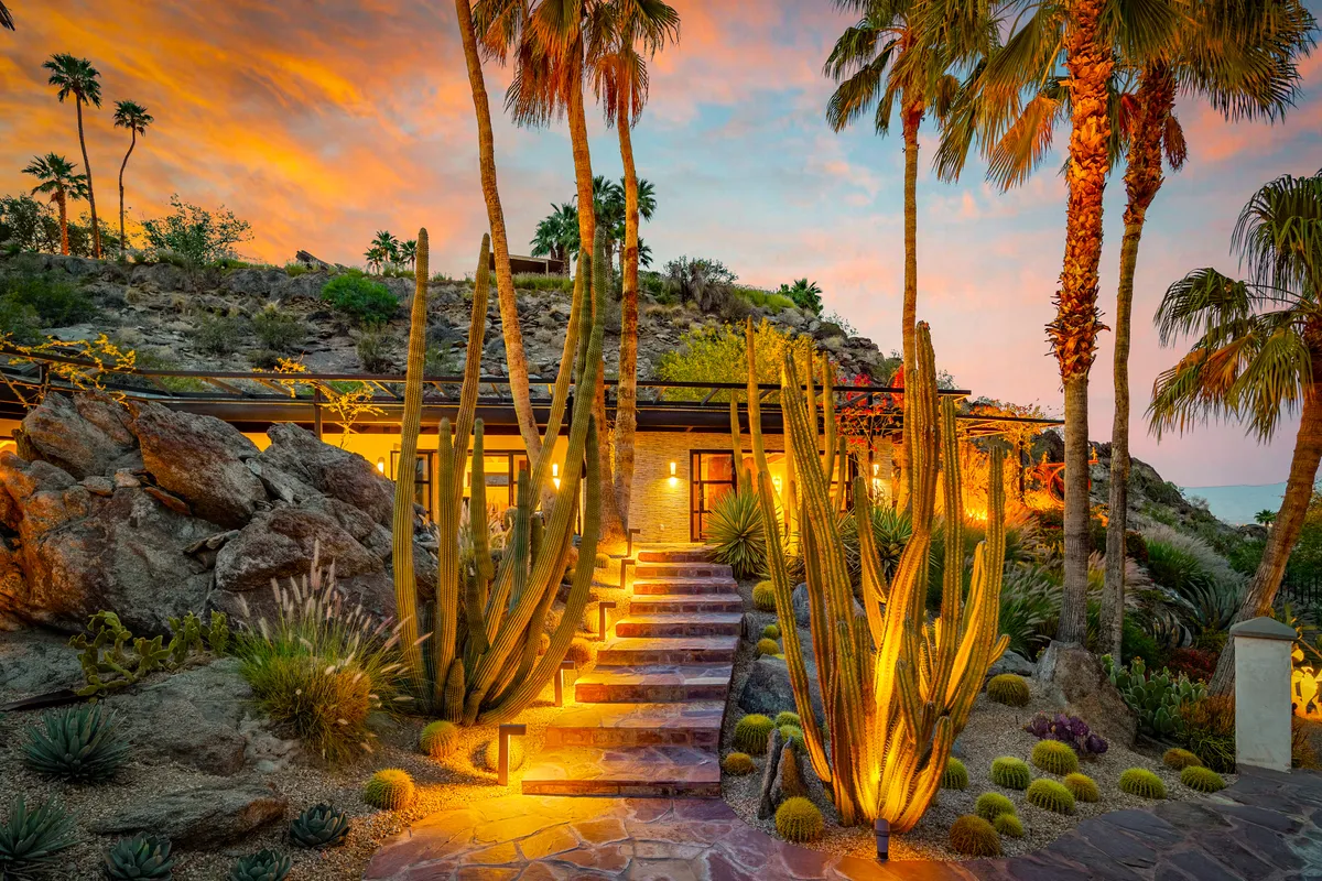 Wander Palm Springs Summit