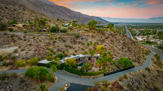 Wander Palm Springs Summit