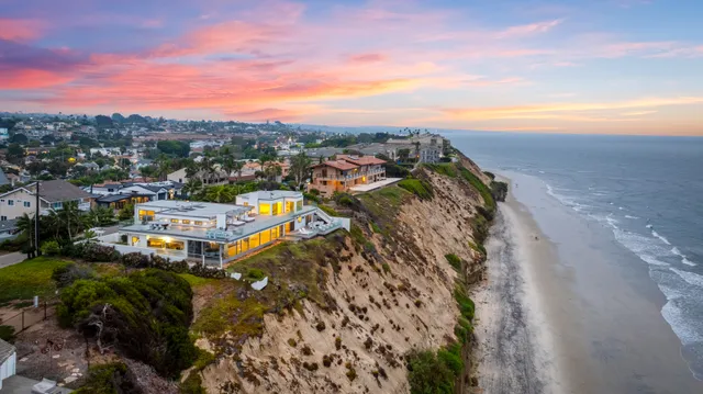 Wander Encinitas Shores