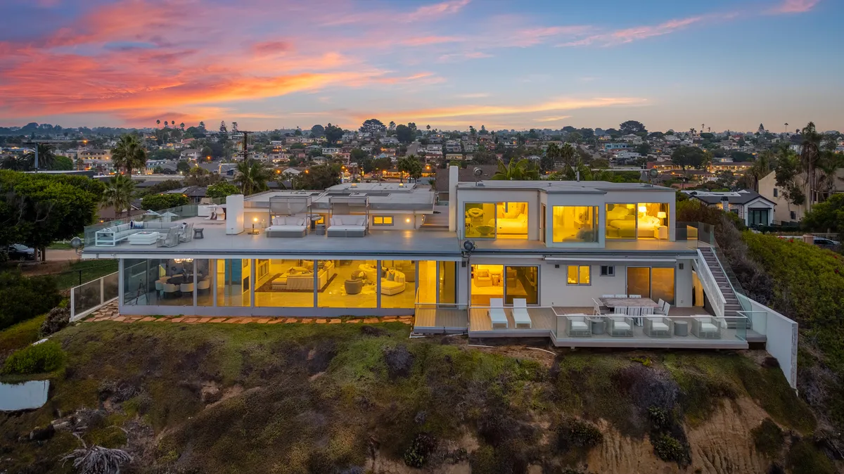 Wander Encinitas Shores