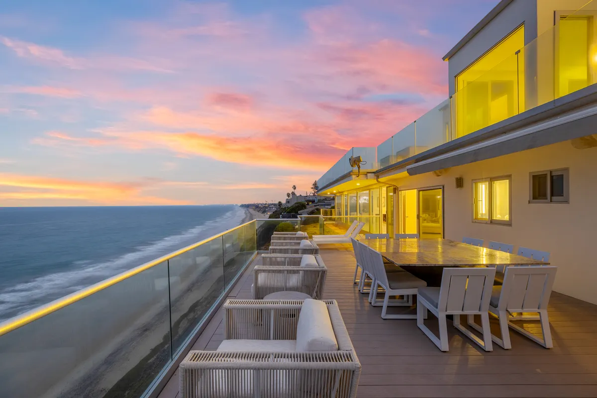 Wander Encinitas Shores