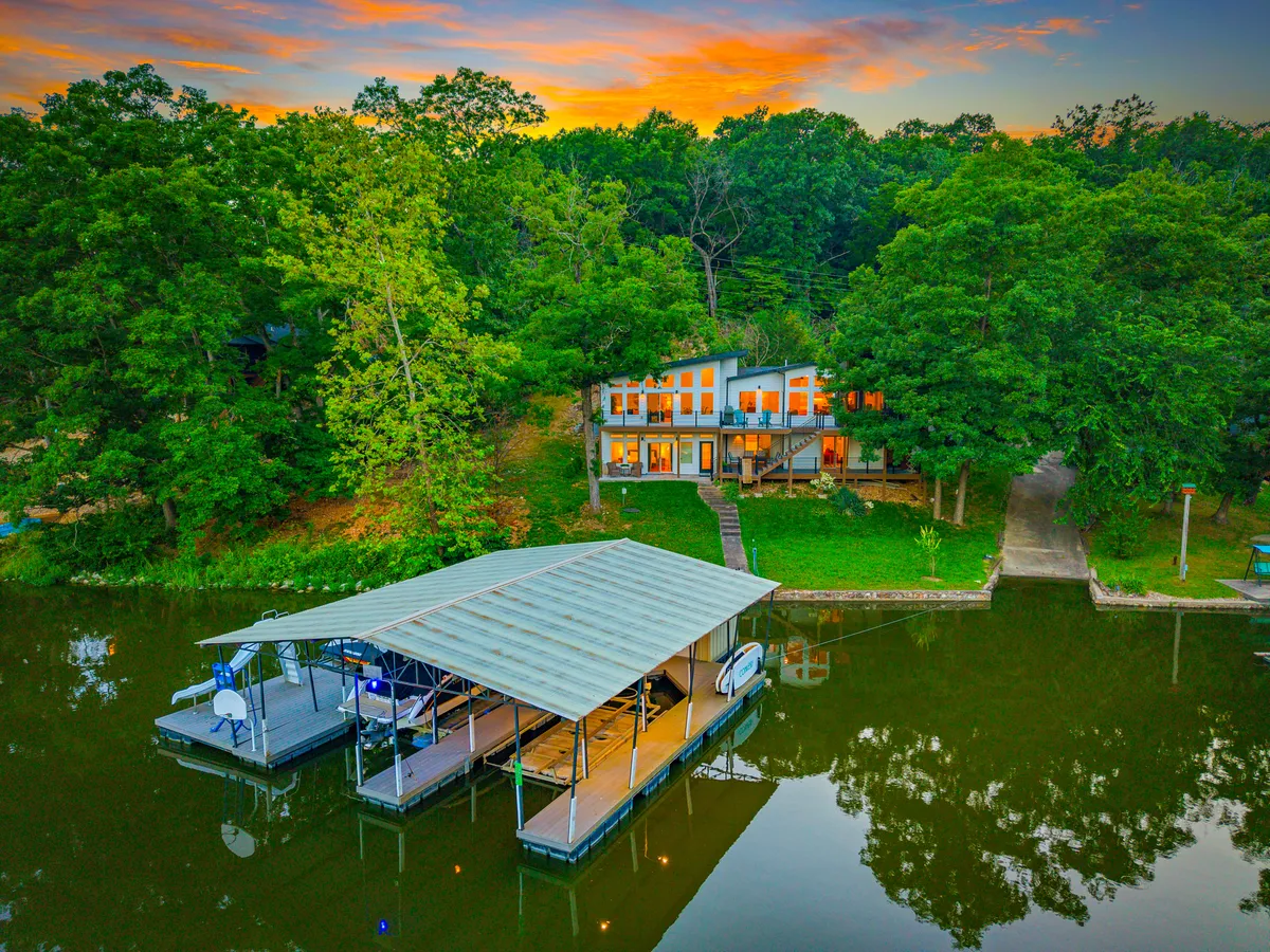 Wander Camdenton Lake