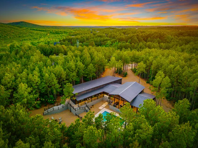 Wander Broken Bow Hickory