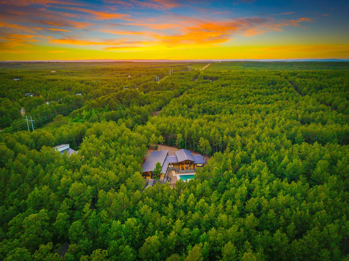 Wander Broken Bow Hickory