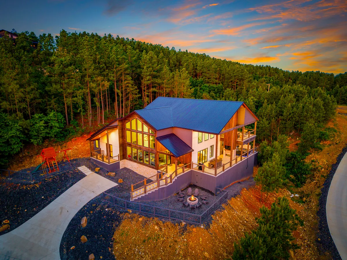 Wander Broken Bow Oak