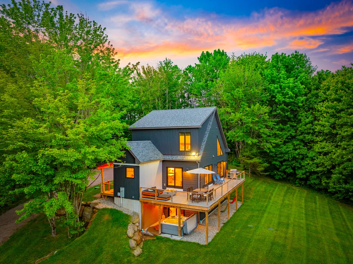 Wander Stowe Hills #1