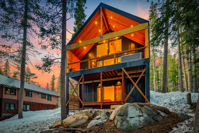 Wander Donner Summit