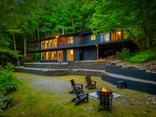 Wander Hillsdale Valley