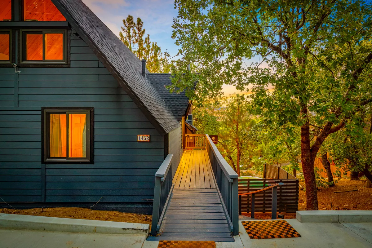 Wander Lake Arrowhead property photo 3