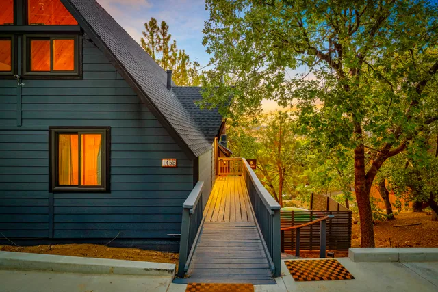 Wander Lake Arrowhead