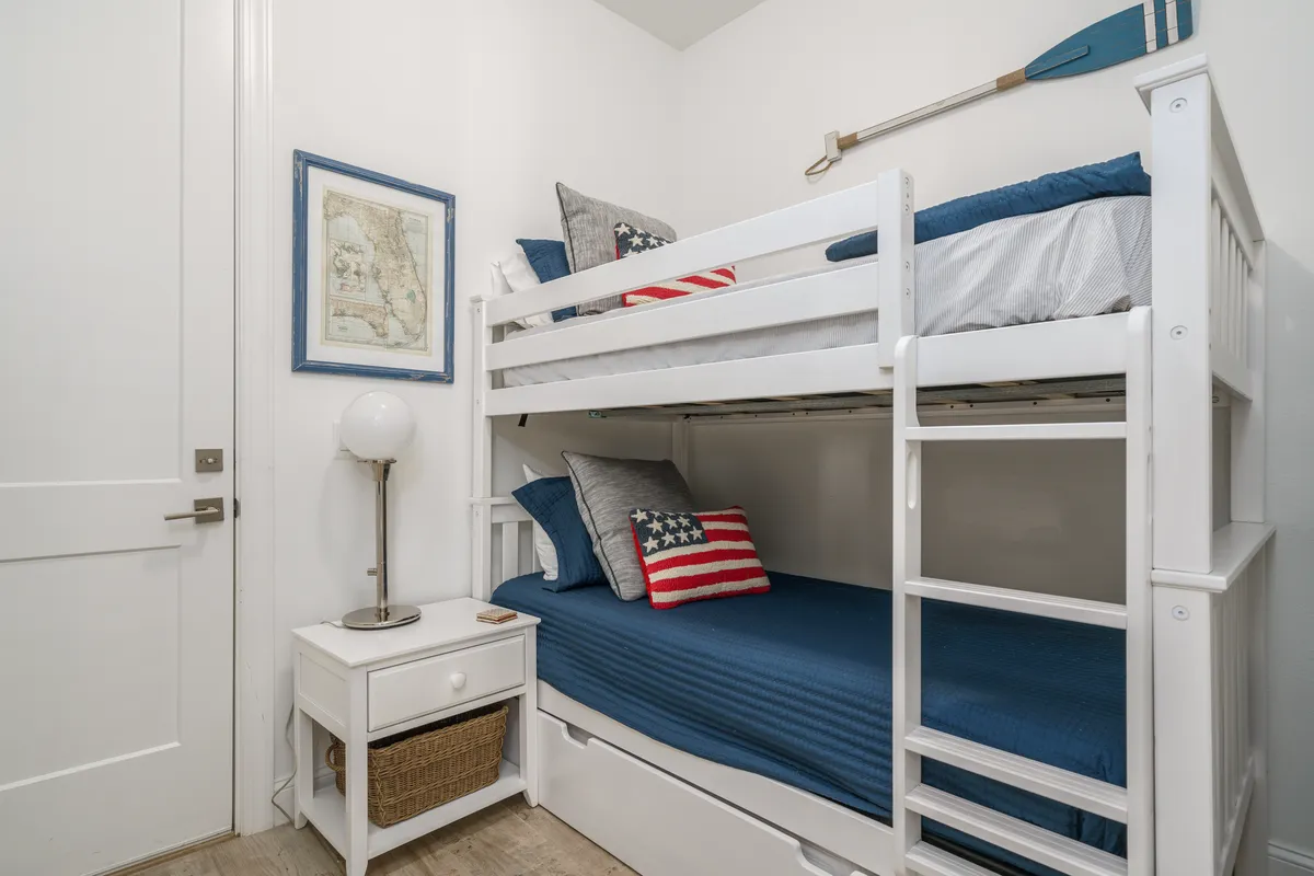 Bunk Bedroom image