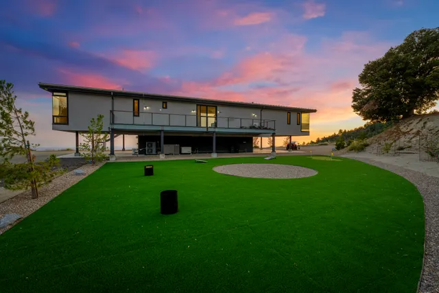 Dream House Hideaway and Hot Tub with Amazing Views property photo 9